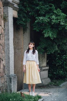 老婆出差闺蜜来家住几天