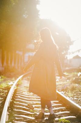 他的巨物撑开她的花缝的导演是谁