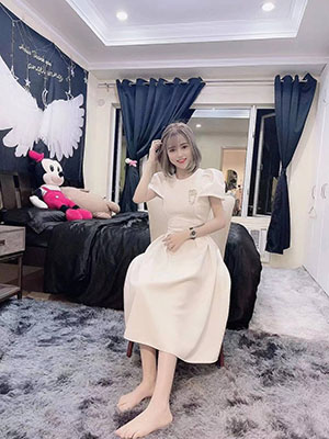 老婆出差闺蜜来家住几天